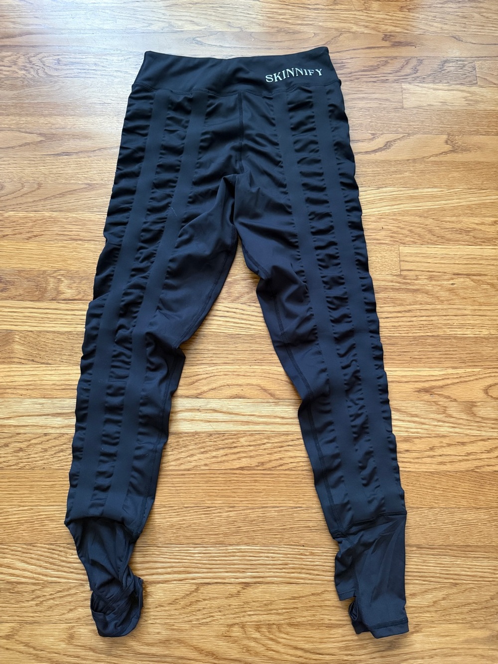 Skinnify black resistant band athletic leggings XL